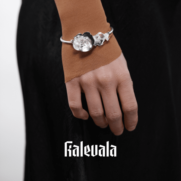 KALEVALA KESÄYÖN RUUSU RANNEKORU - Image 2